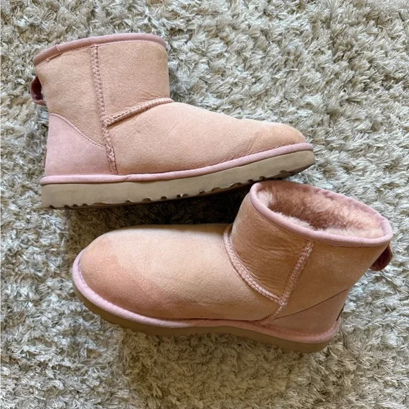 Pink Ugg boots - Picture 10 of 11